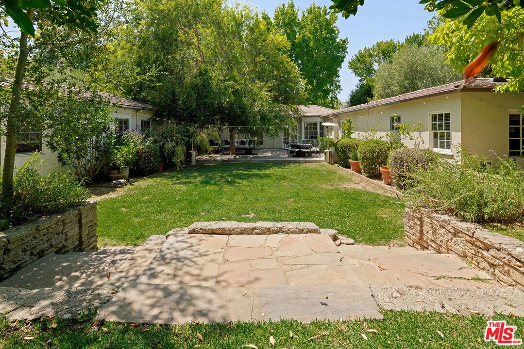 Property photo 33