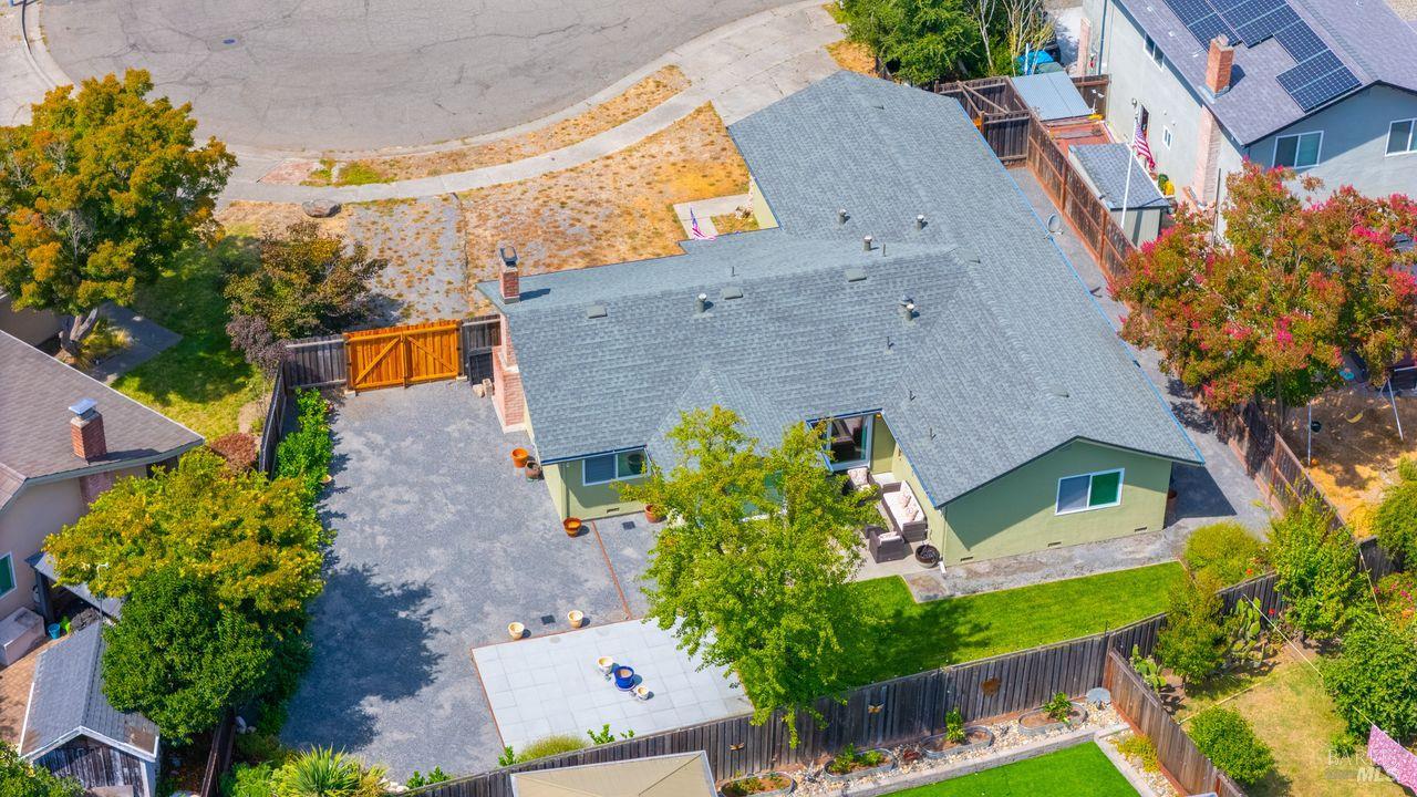 Property photo 37