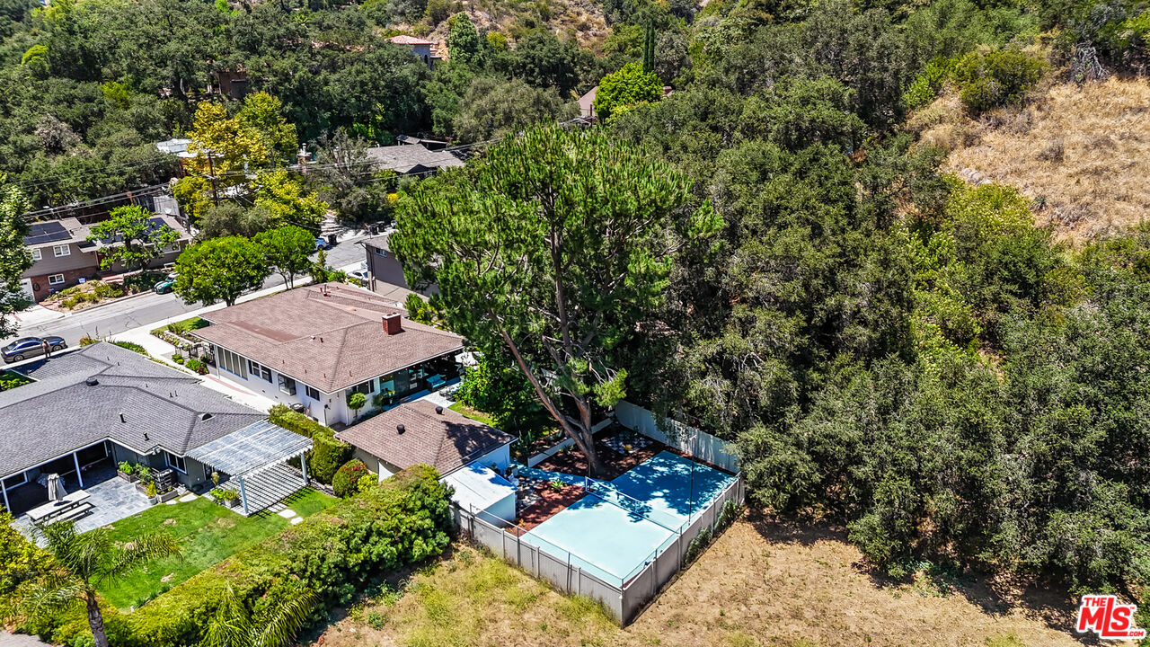 Property photo 37