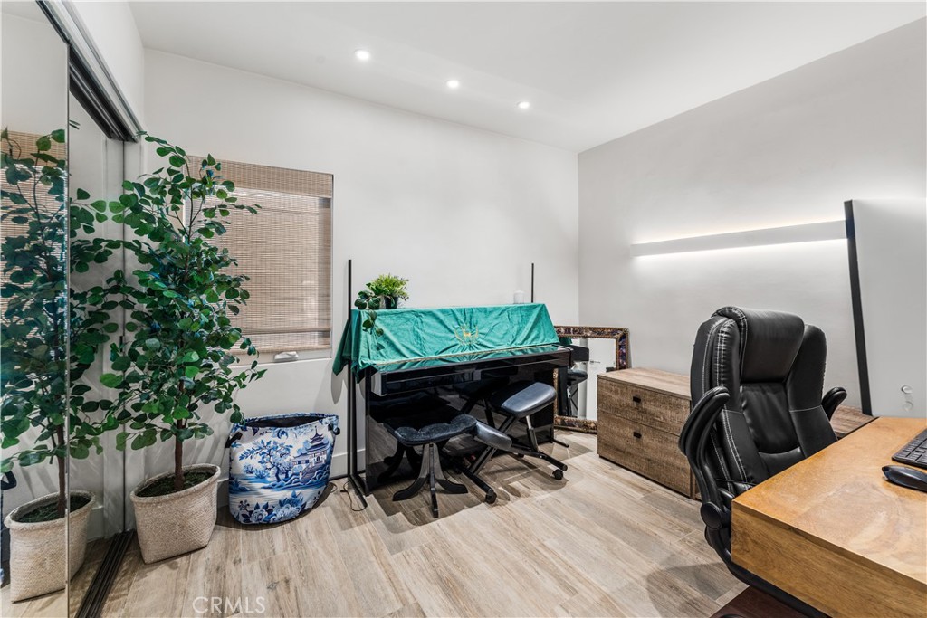 Property photo 28