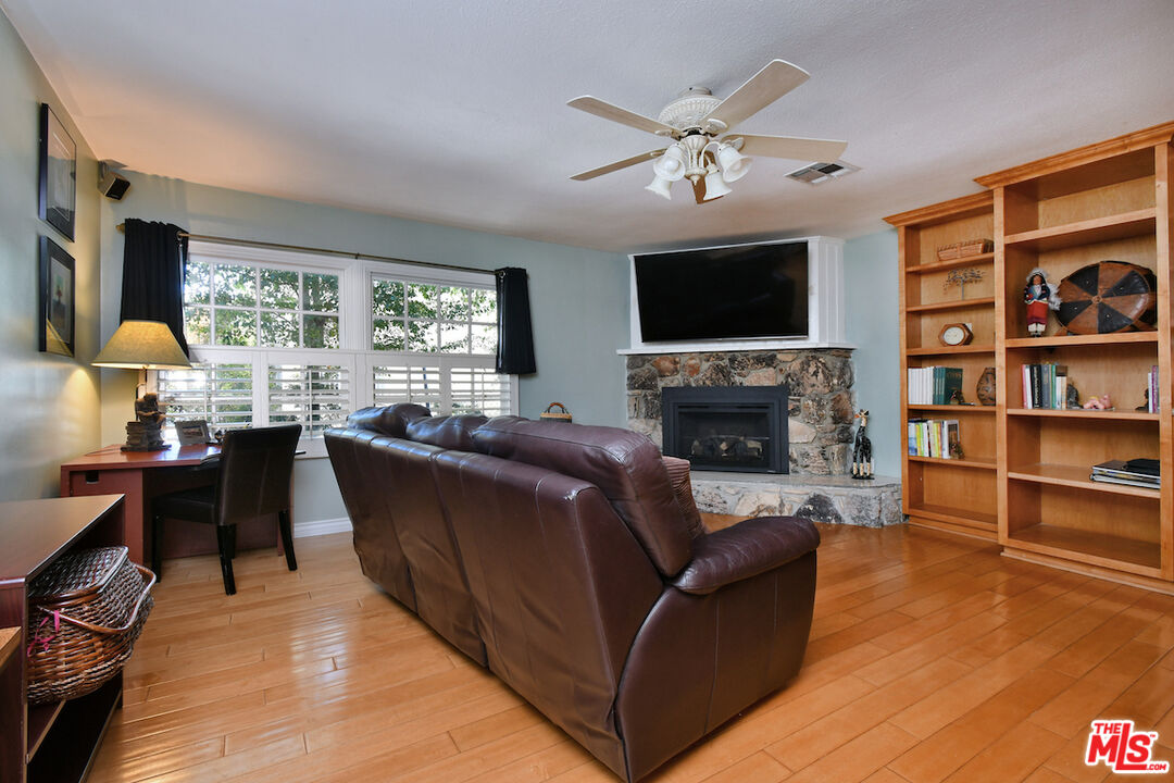 Property photo 28