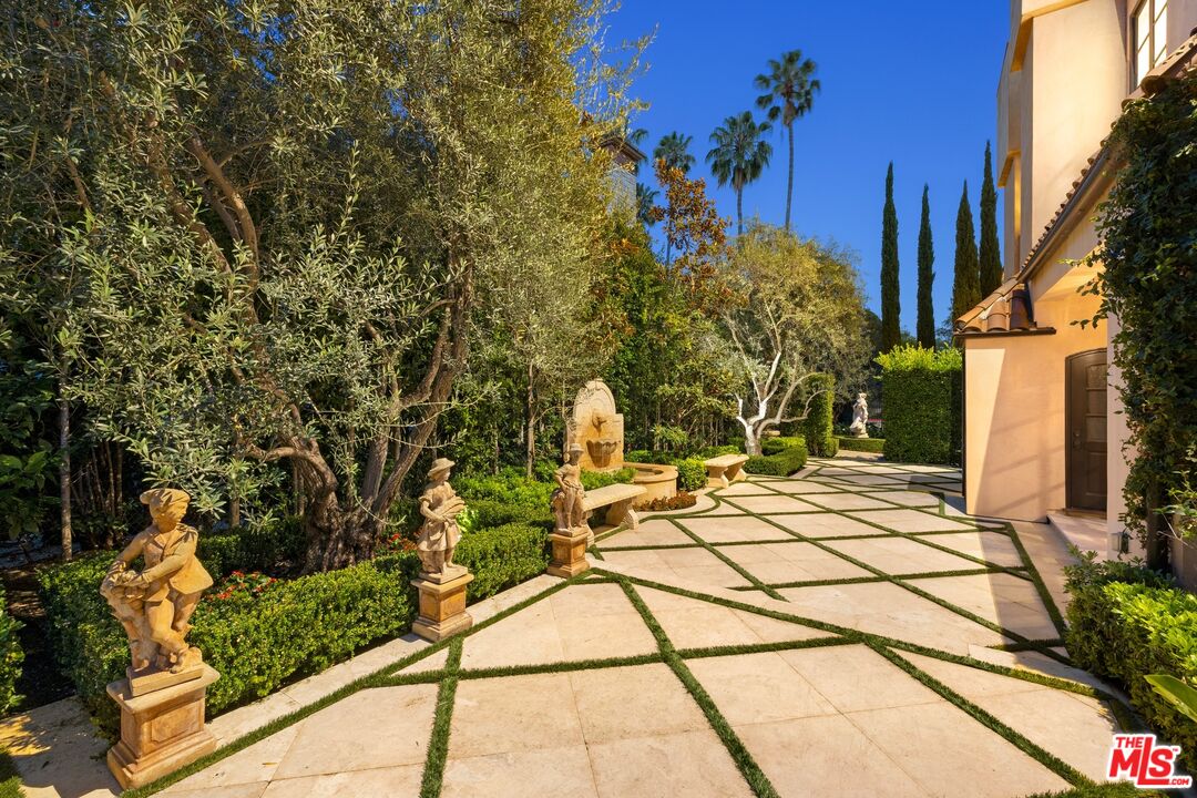 Property photo 44