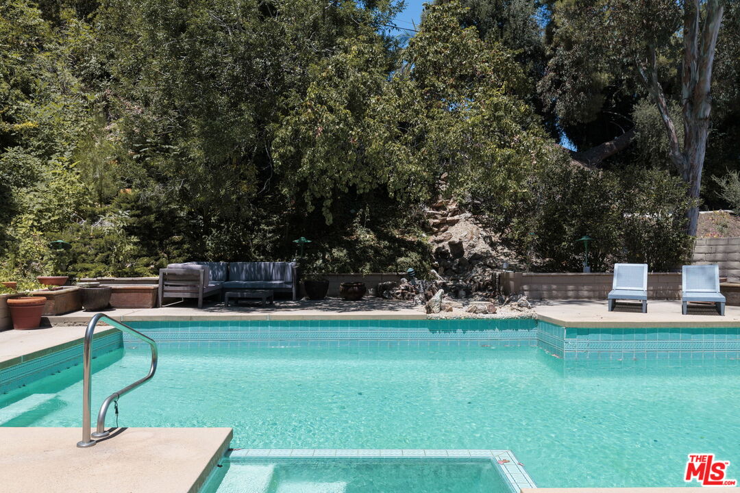 Property photo 31