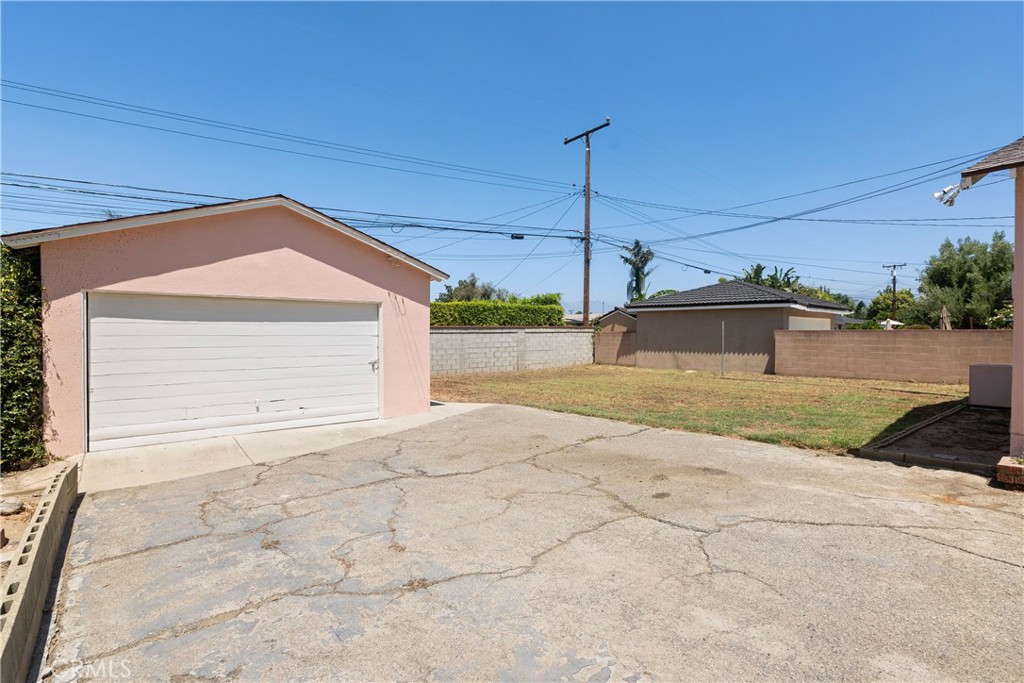 Property photo 33