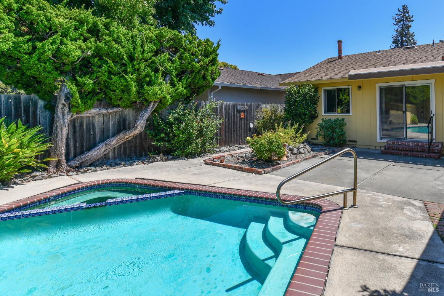 Property photo 33