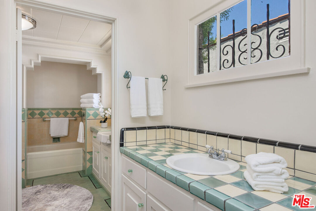 Property photo 28