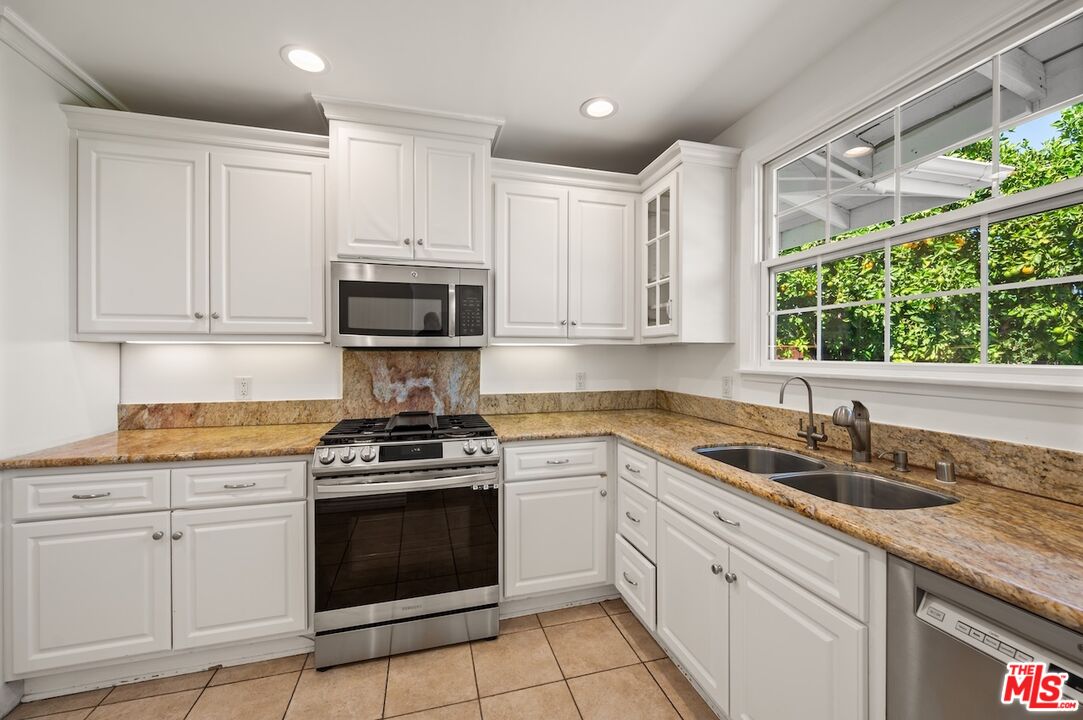 Property photo 25