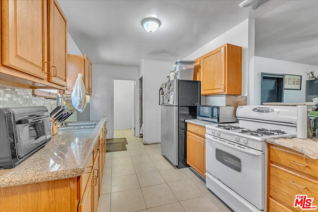 Property photo 25