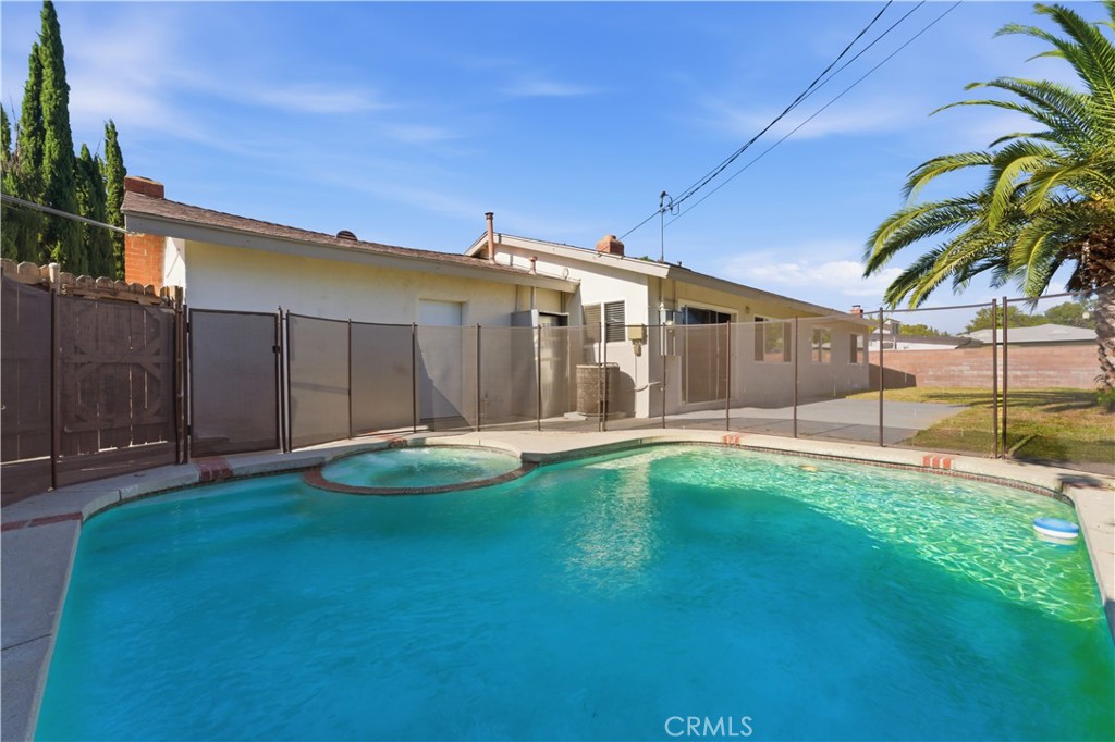 Property photo 33