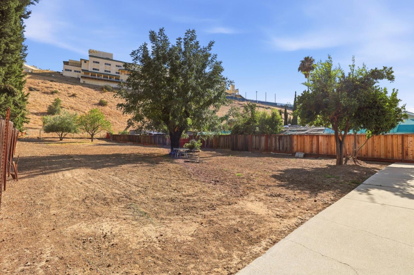 Property photo 38