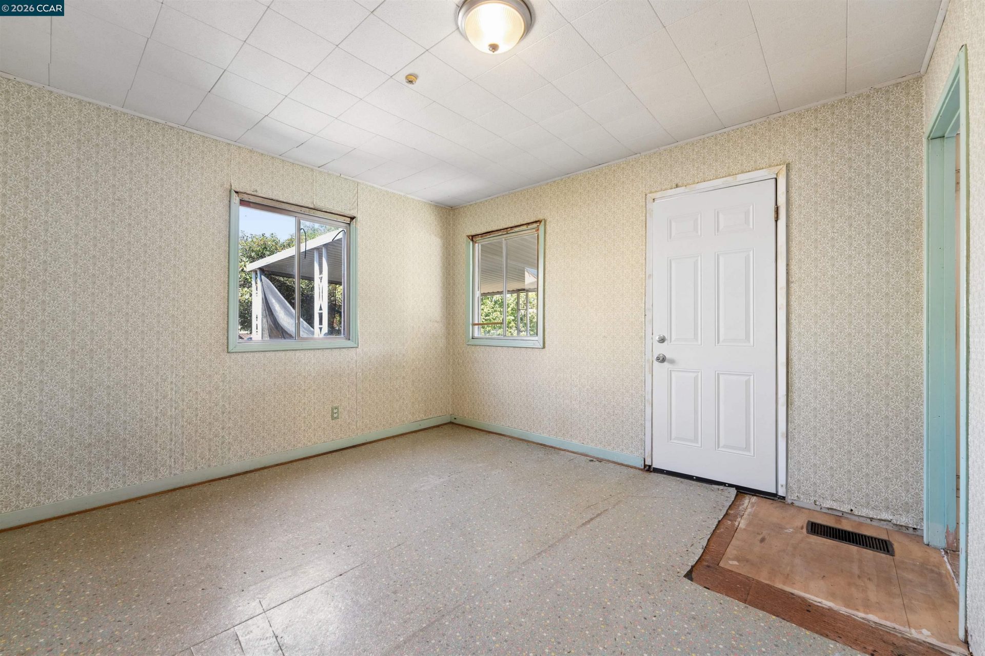 Property photo 32