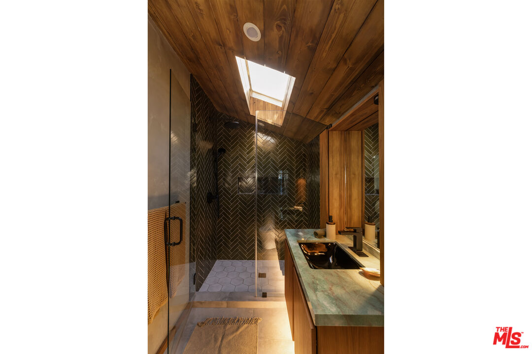 Property photo 46