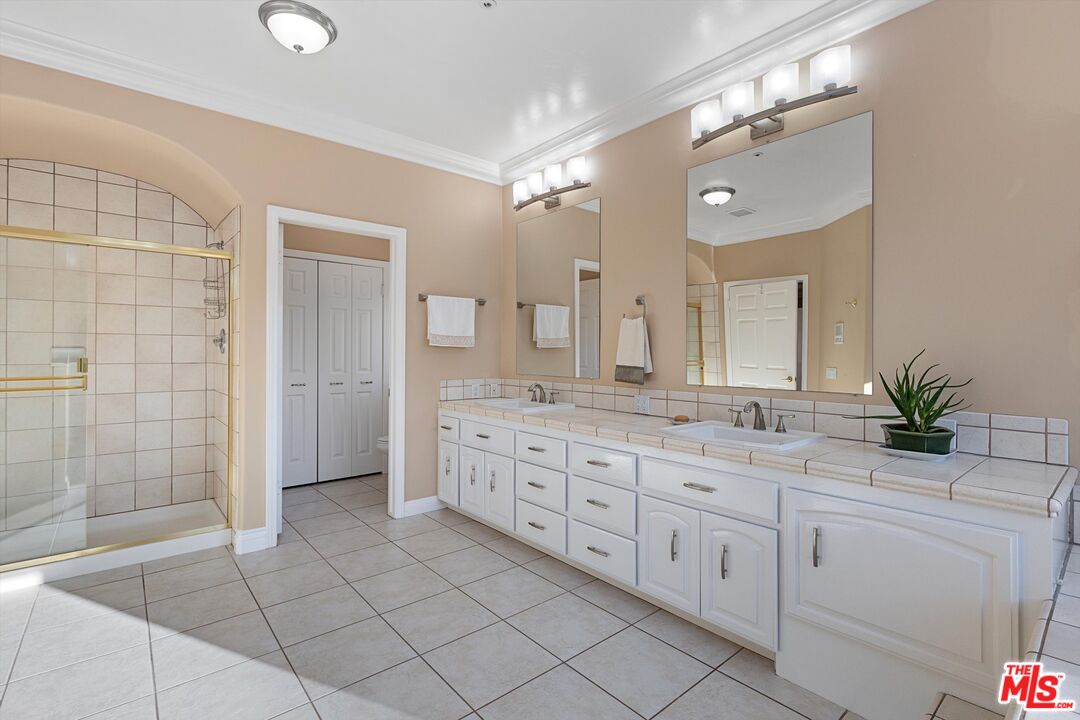 Property photo 46