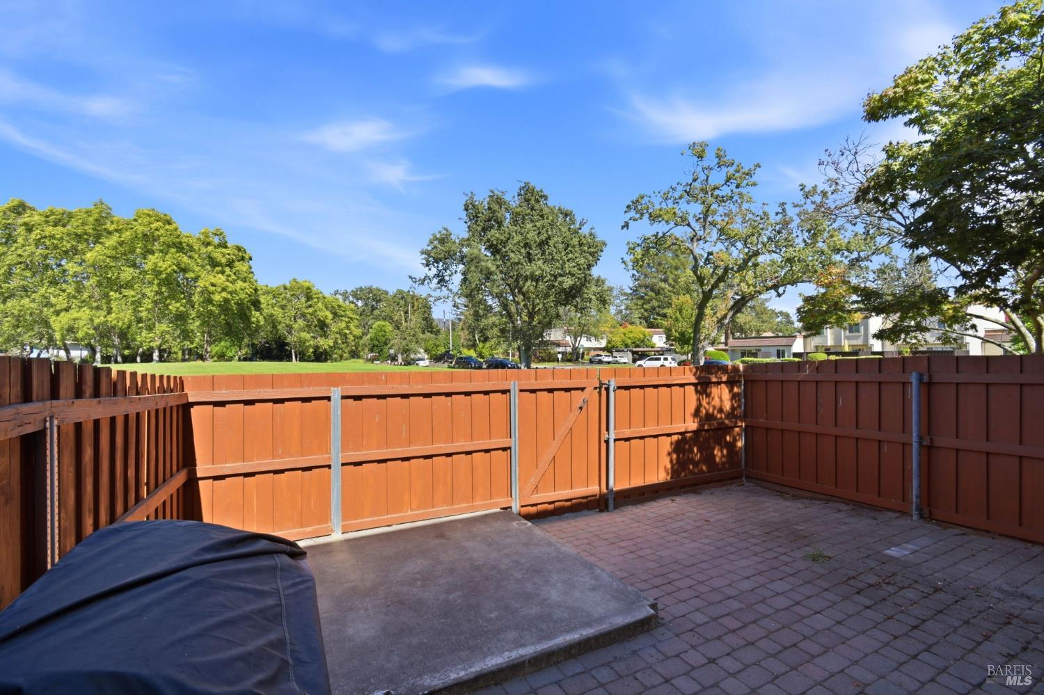 Property photo 32