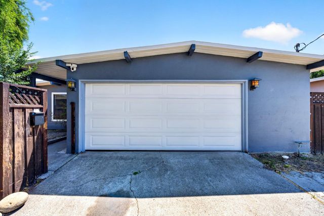 Property photo 51