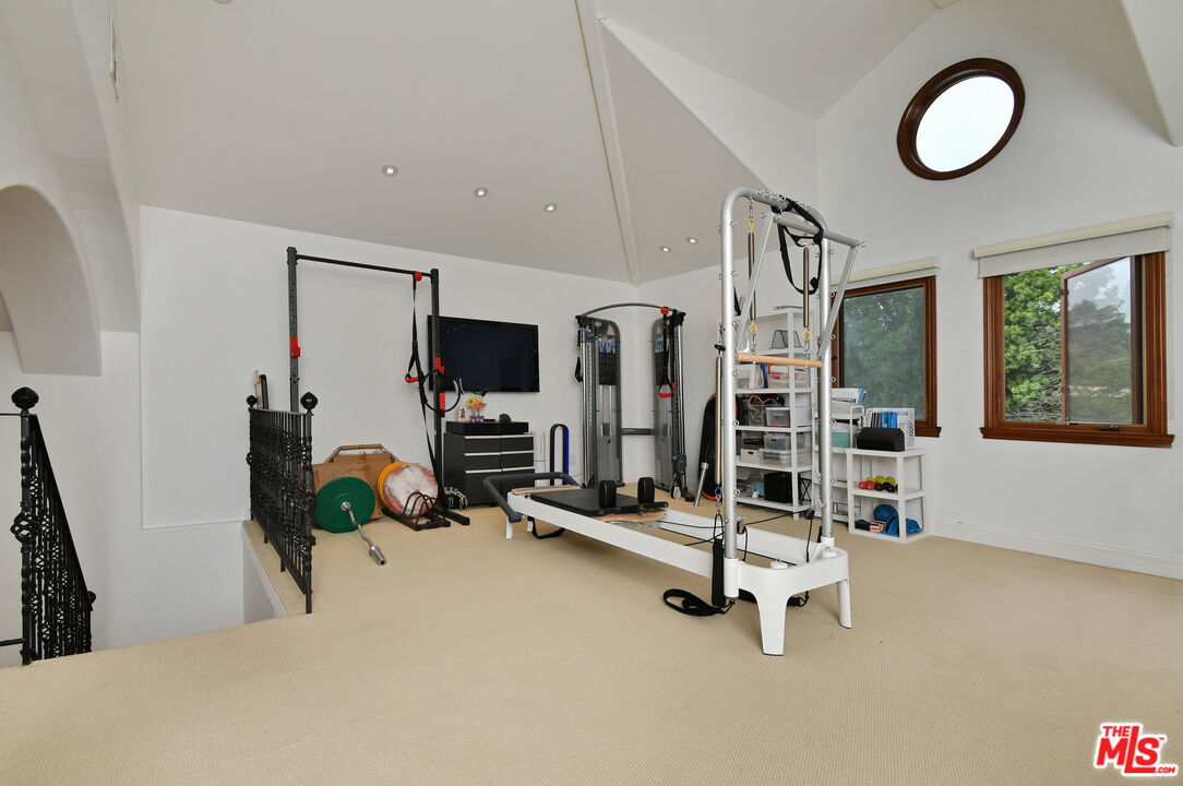 Property photo 38