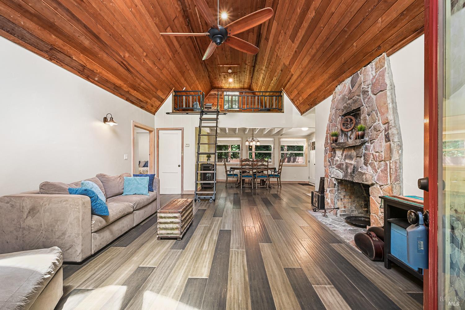 Property photo 38