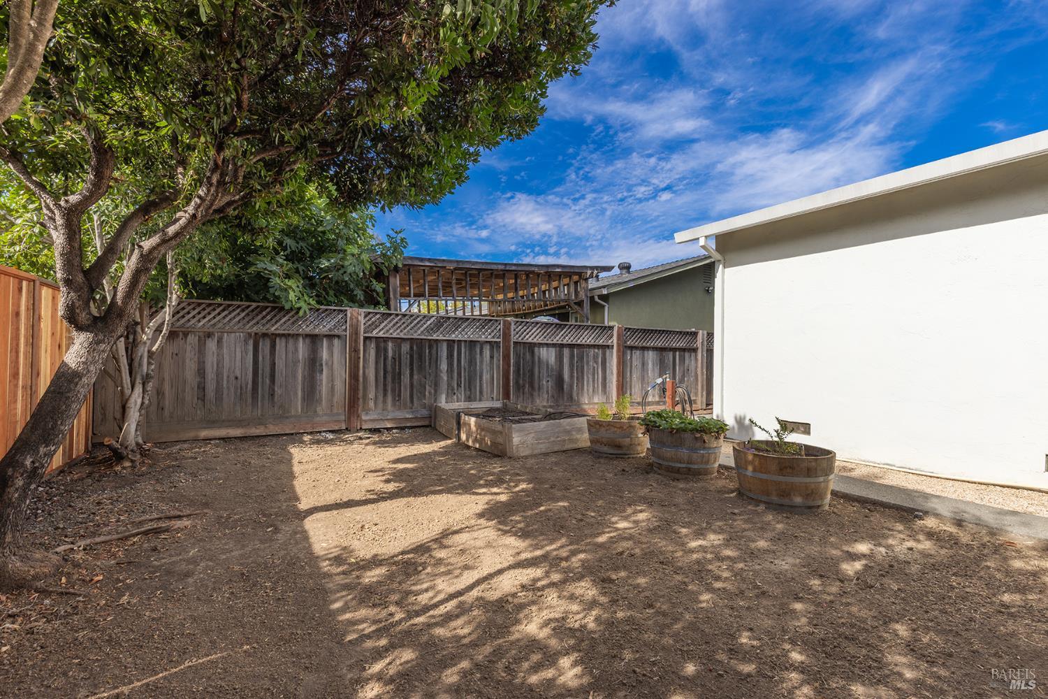 Property photo 28