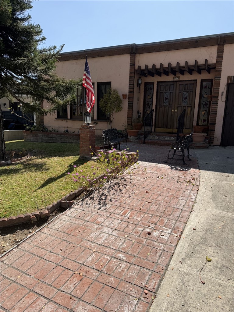 1221 Idlewood Rd, Glendale, CA 91202