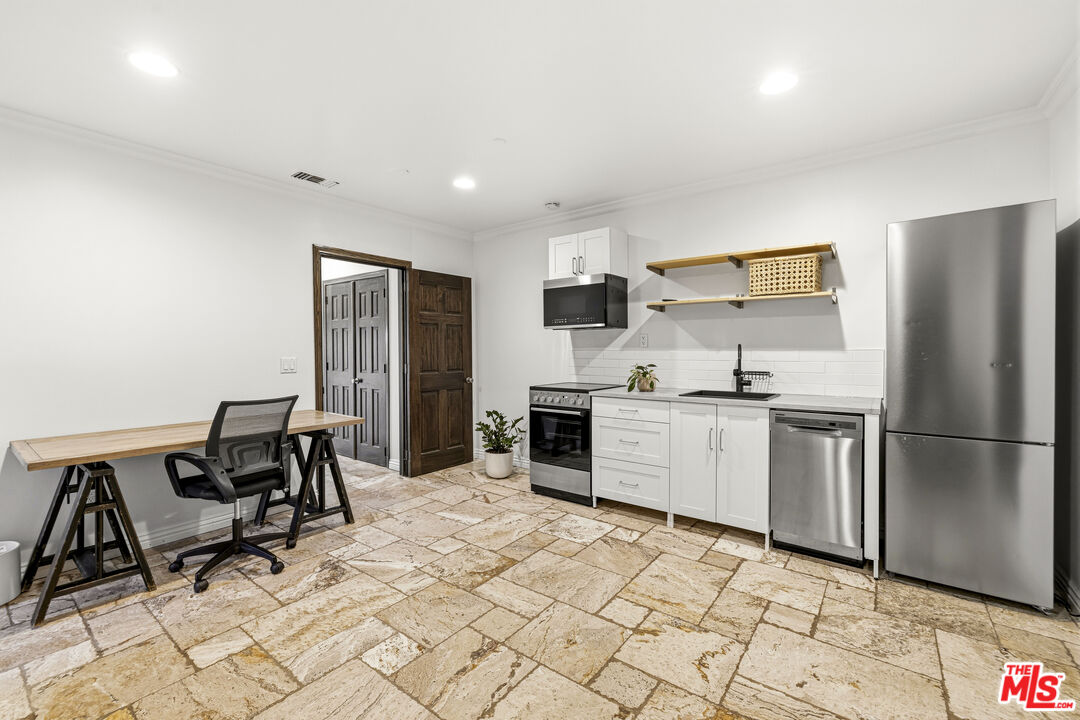 Property photo 31