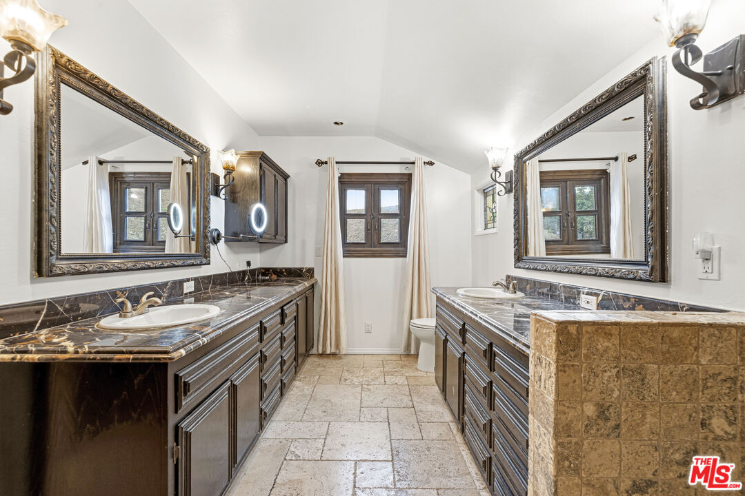 Property photo 40