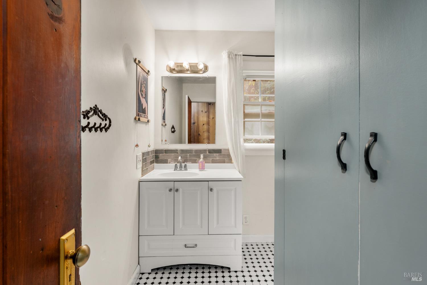 Property photo 32