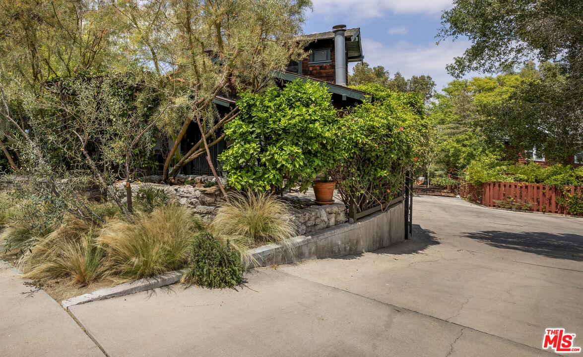 Property photo 35