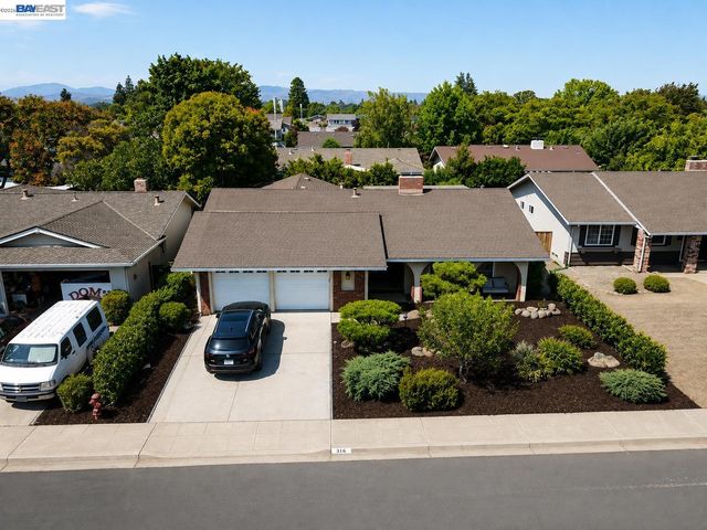 Property photo 32