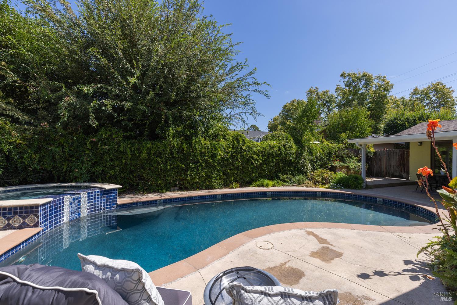 Property photo 44