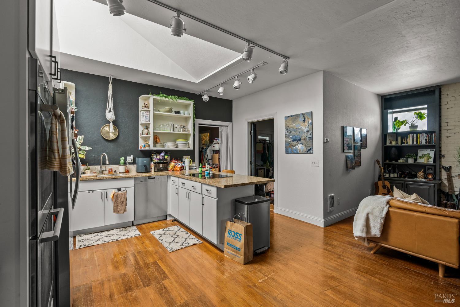 Property photo 33