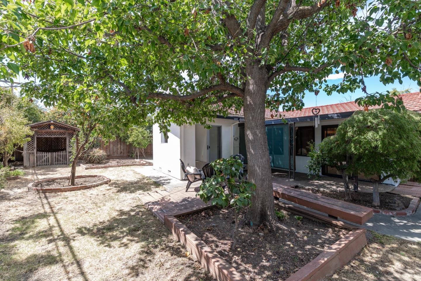 Property photo 33