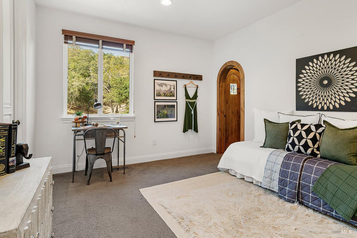 Property photo 32