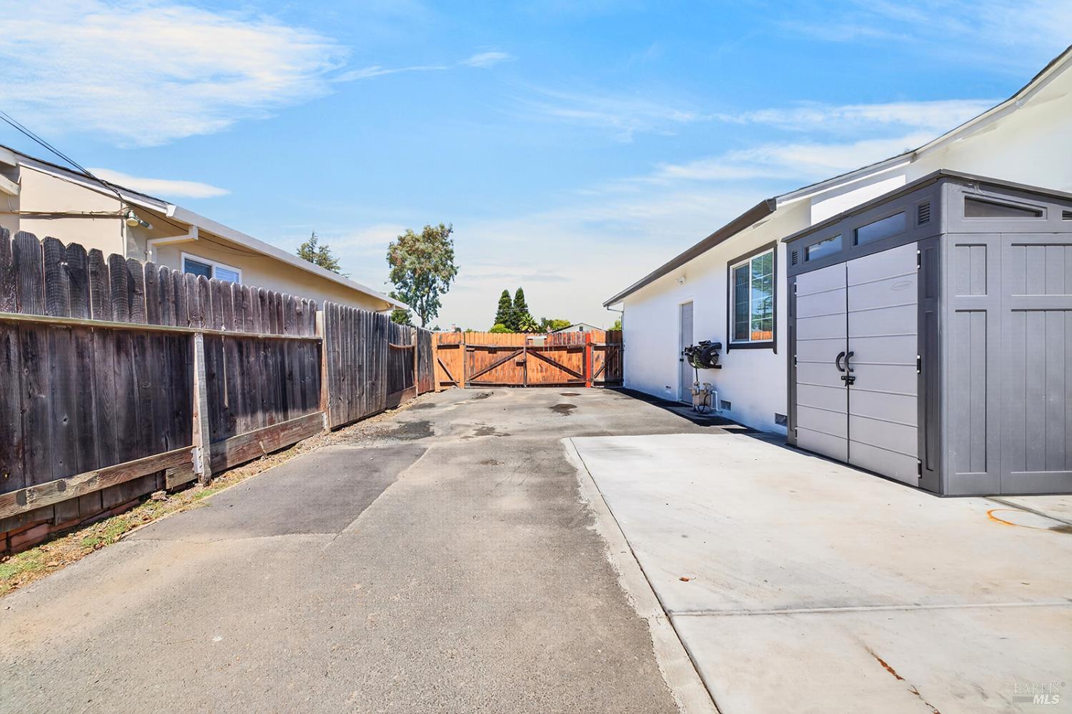 Property photo 35