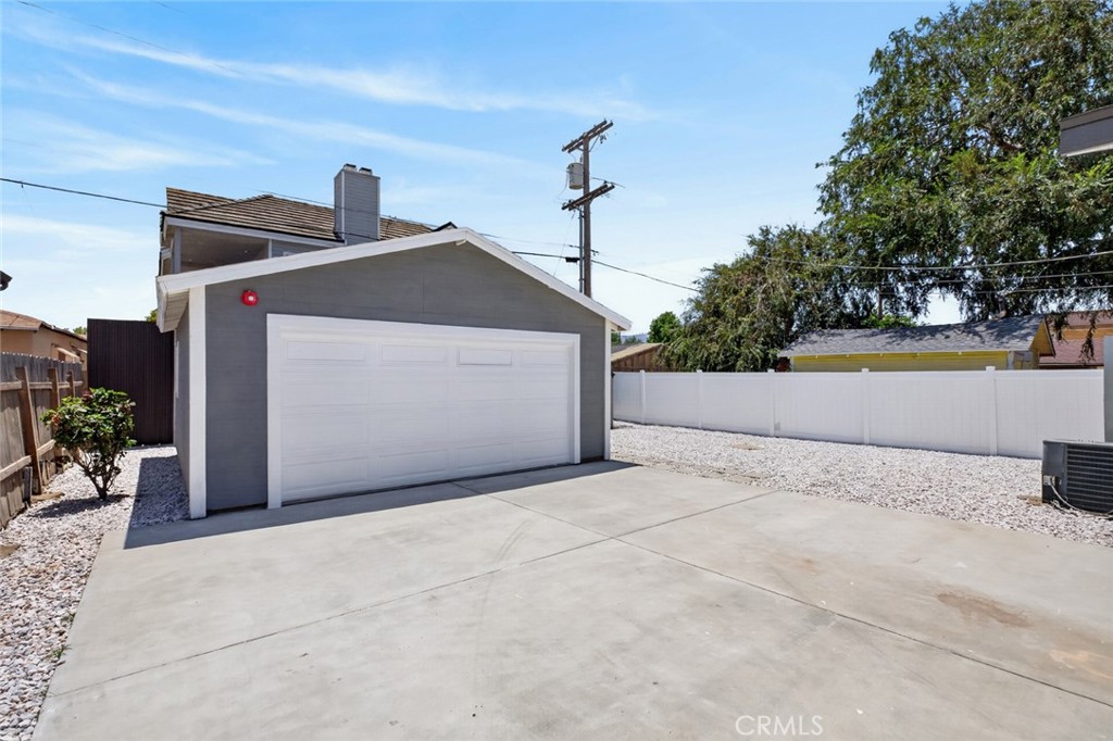 Property photo 32