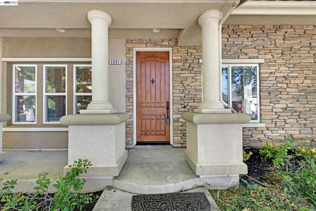 Property photo 33