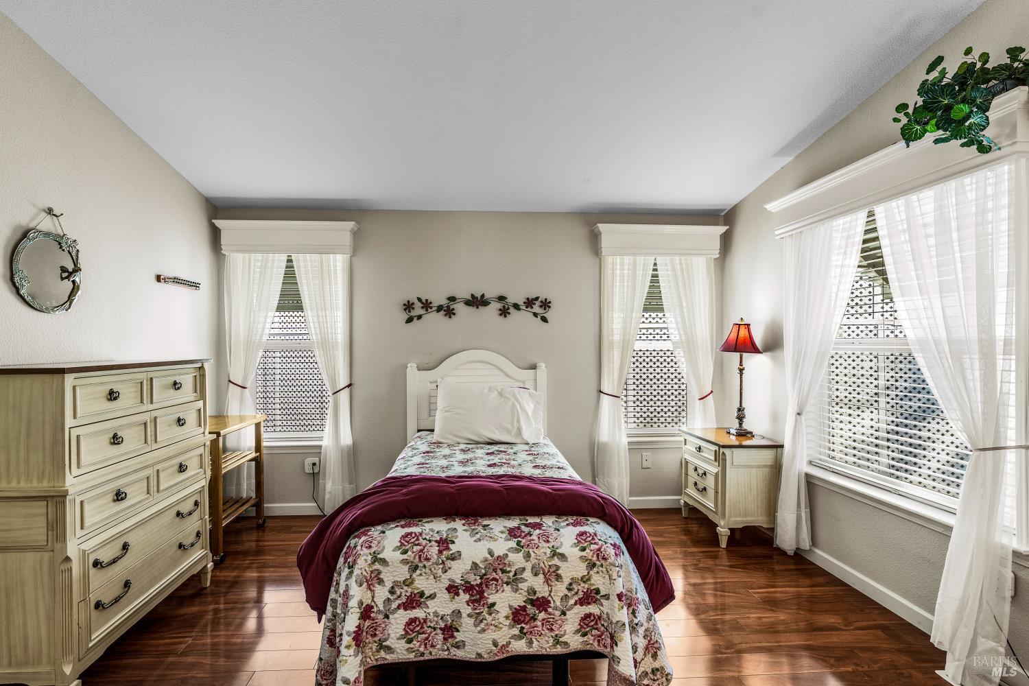 Property photo 33