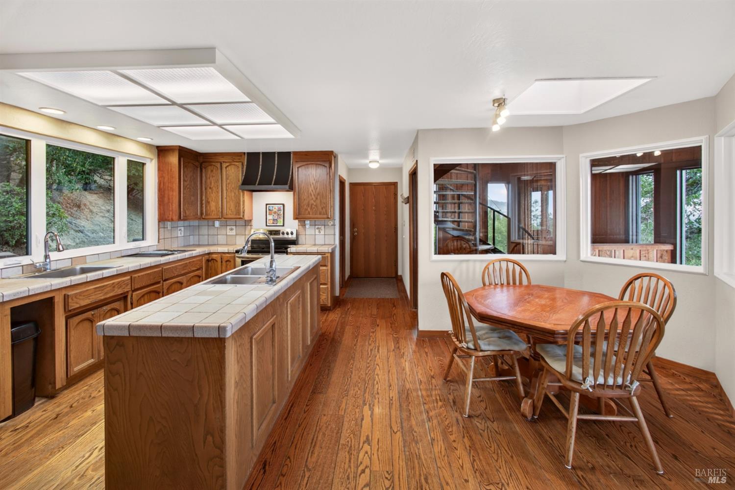 Property photo 38