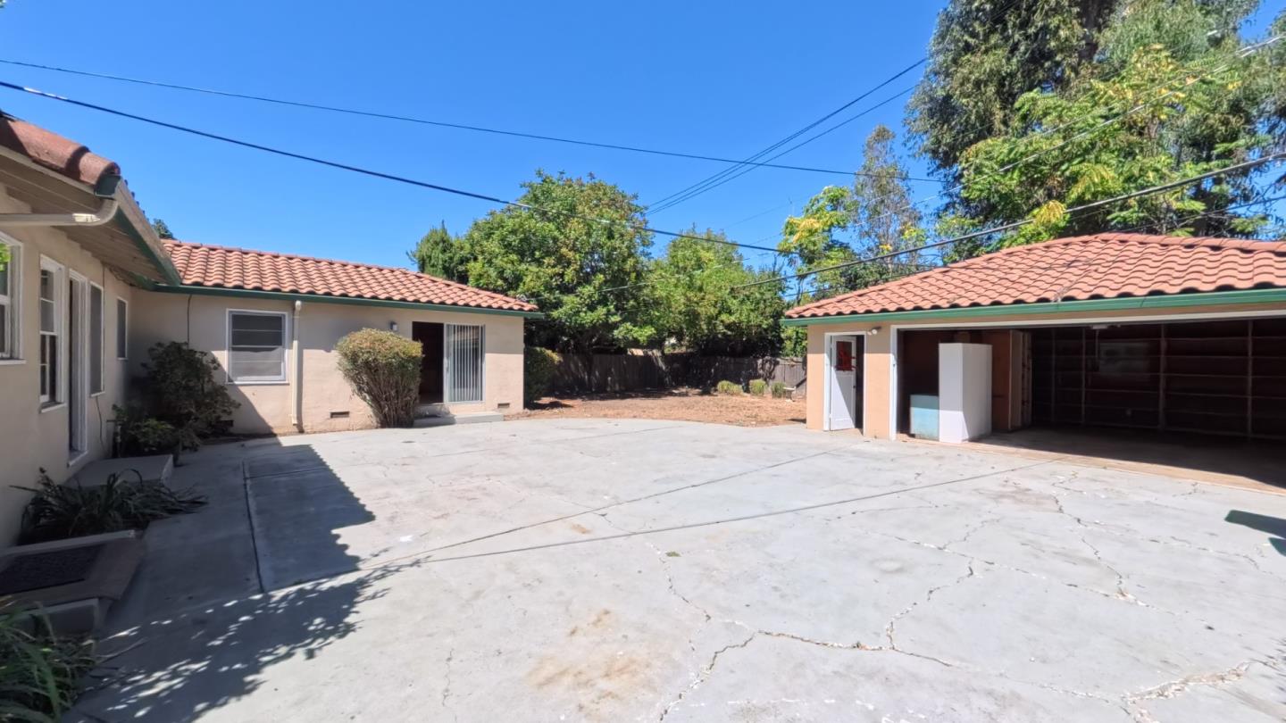 Property photo 38