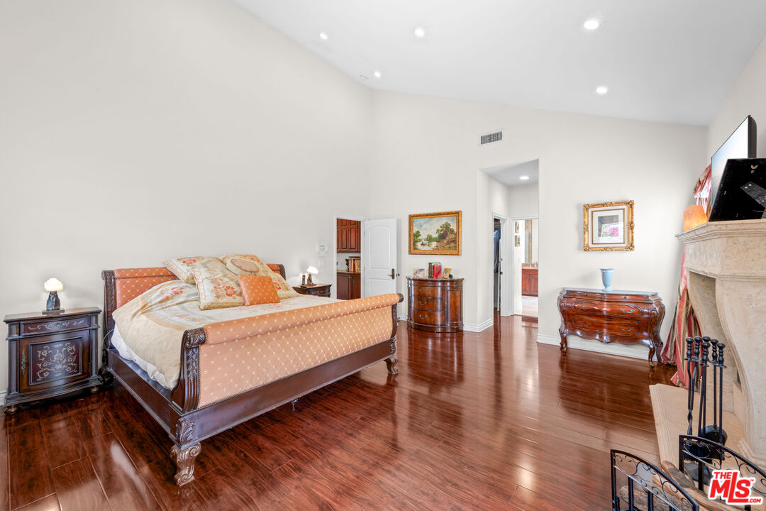 Property photo 44