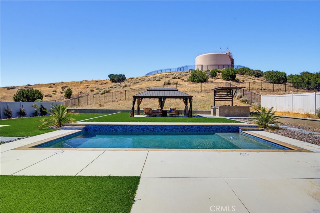 Property photo 40