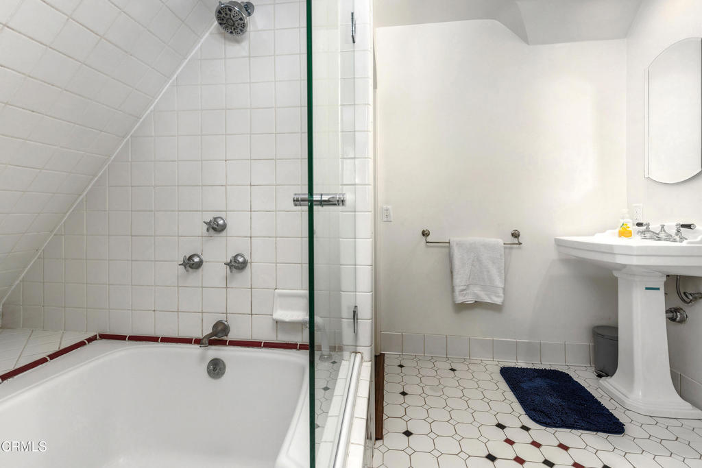 Property photo 33