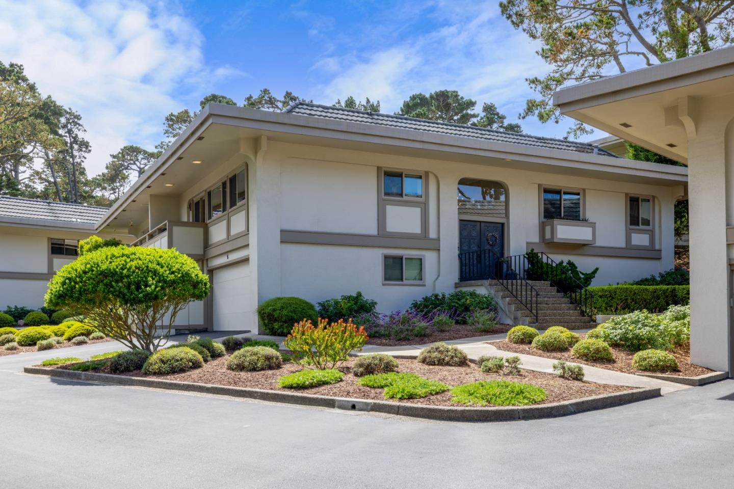 5 Skyline Crest Dr