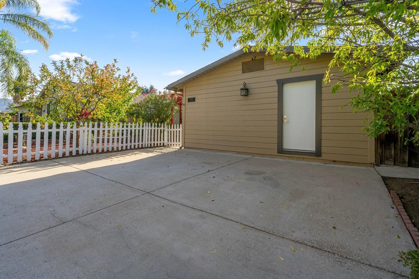 Property photo 50