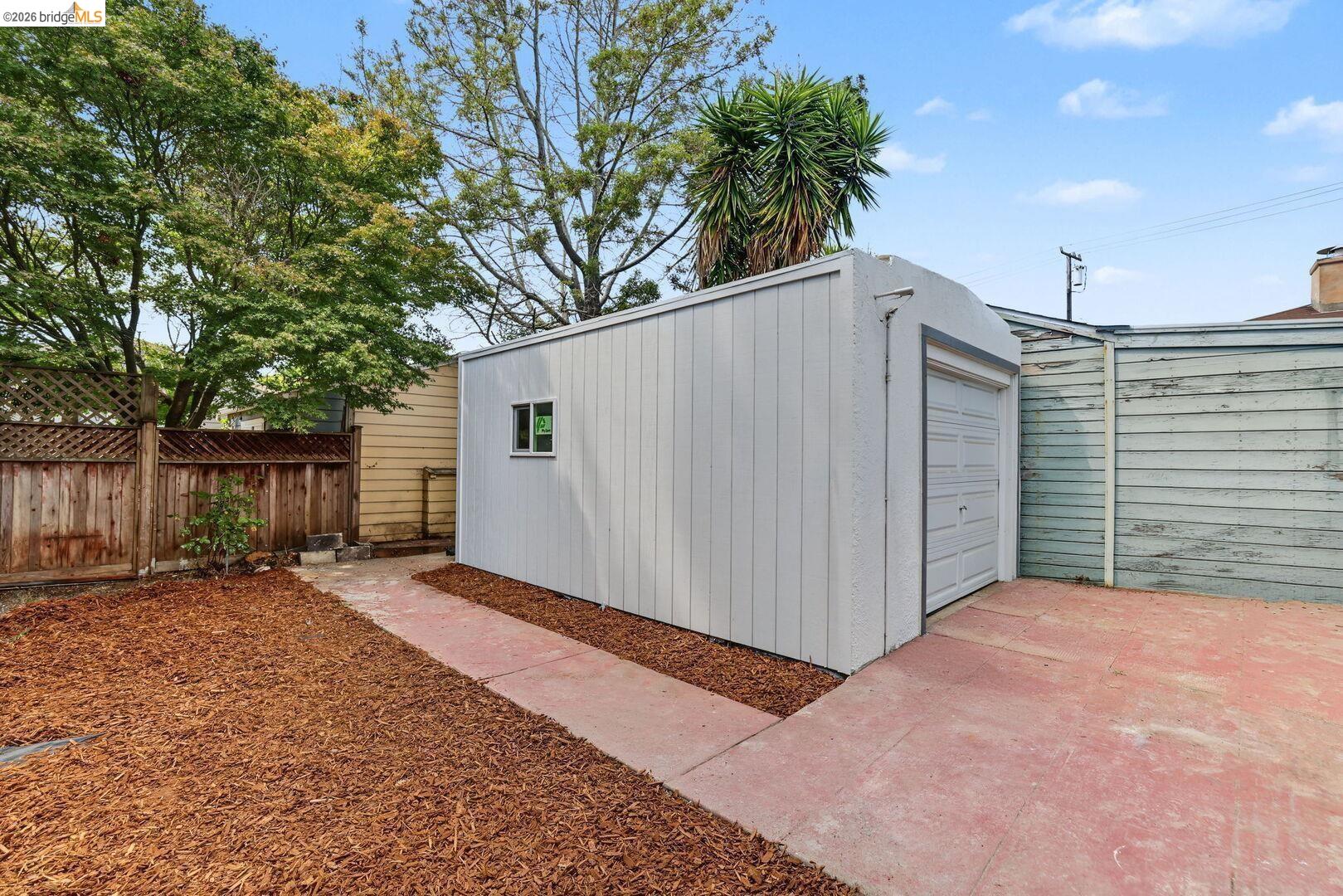 Property photo 35