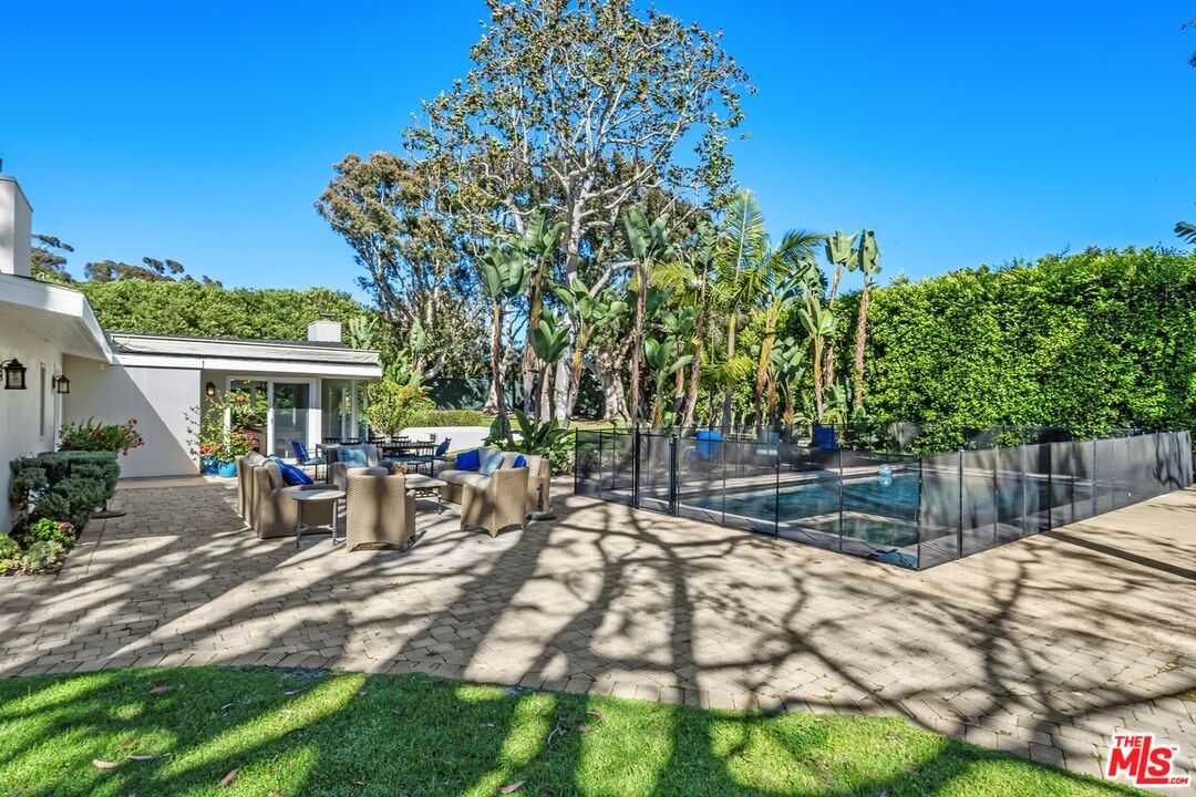 Property photo 32