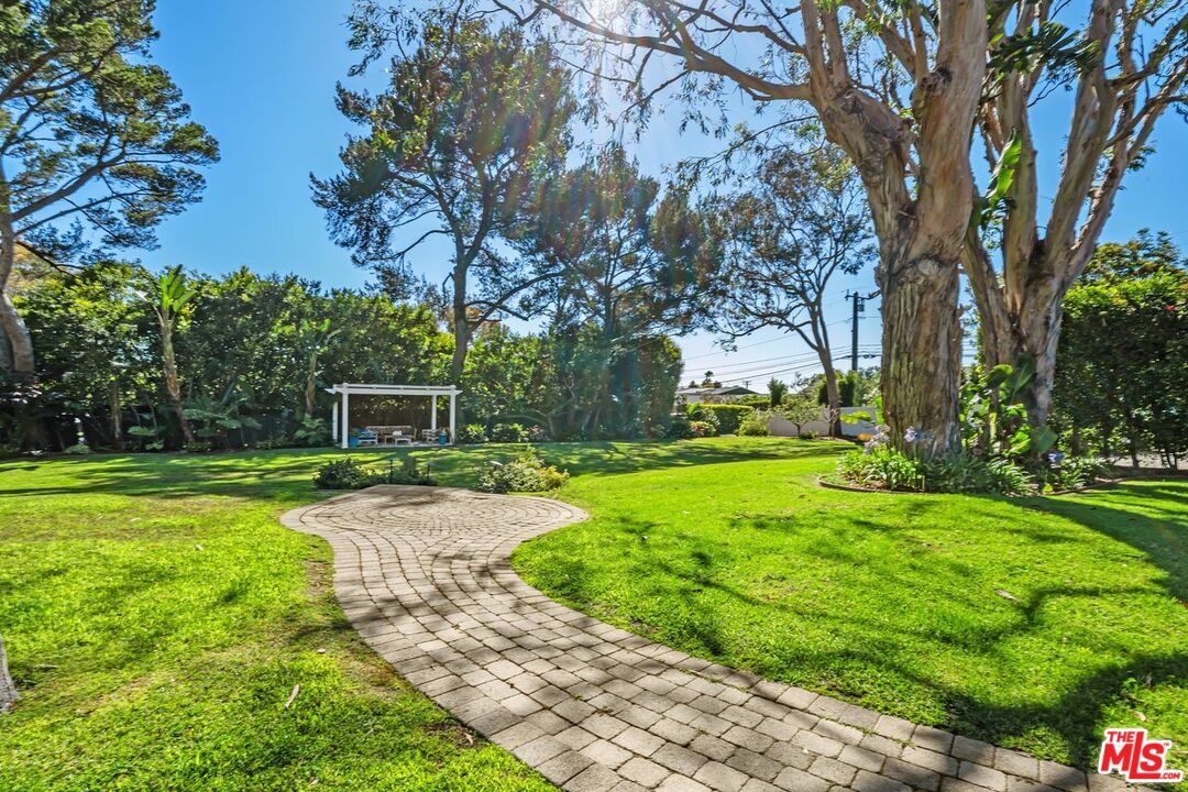 Property photo 35