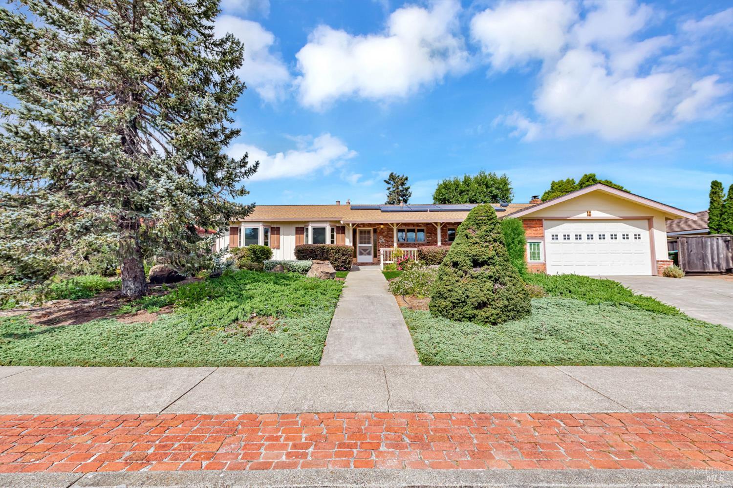 1223 La Canada Way