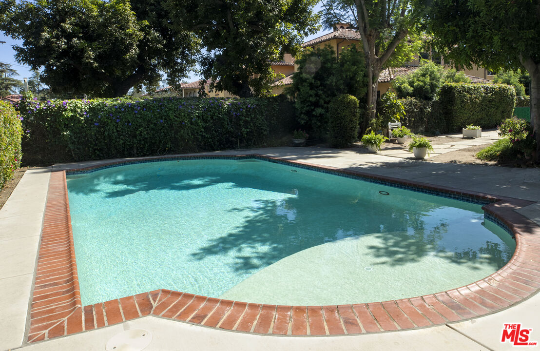 Property photo 37