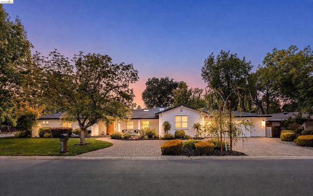 Property photo 32