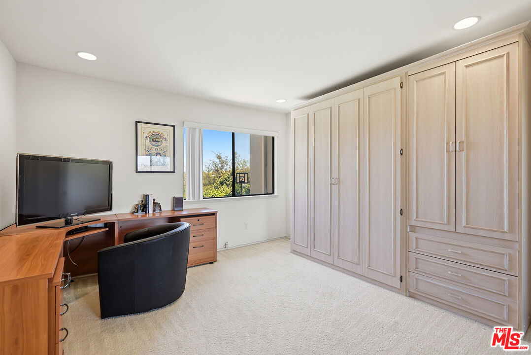 Property photo 44